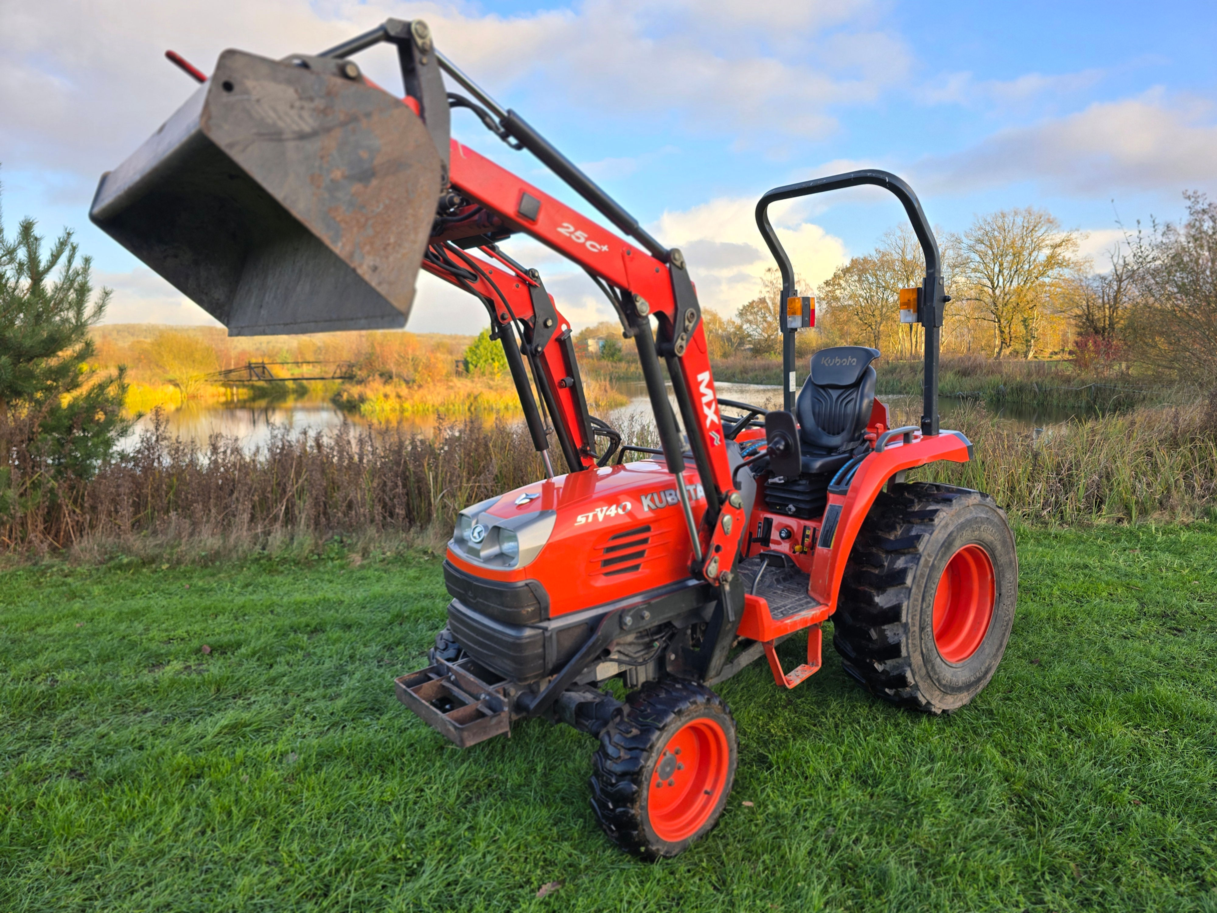Kubota Compact Tractor STV40 With MX  Front Loader