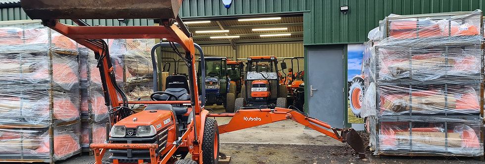 Kubota Compact Tractor B2400 + Tractor Loader & Backhoe Digger