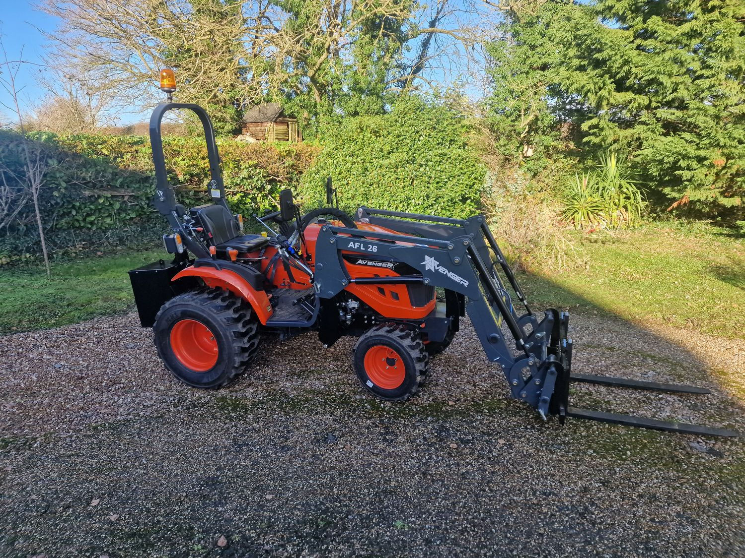 Avenger 26 HST Compact Tractor with Level Lift Loader – Turf Tyres Package