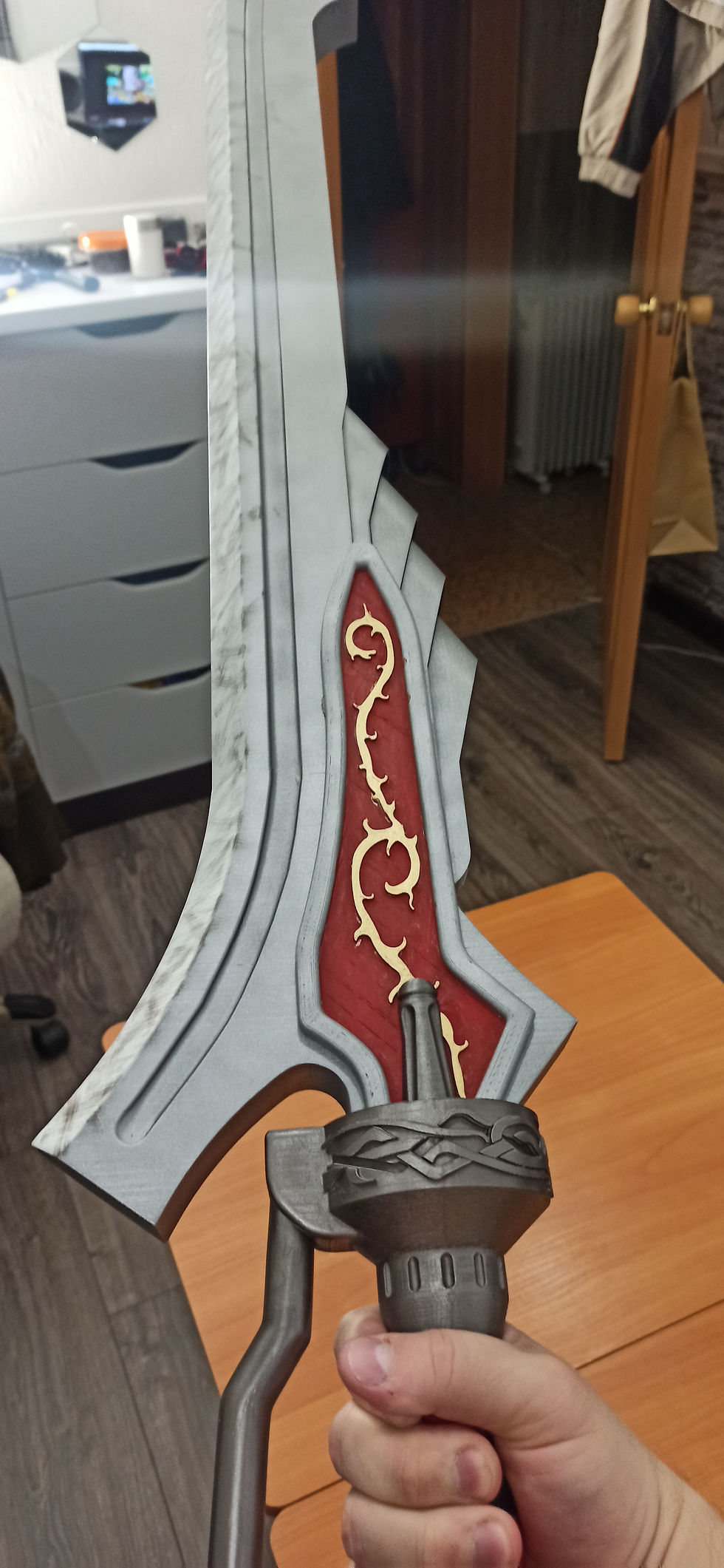 Küçük resim: Devil May Cry 4 Red Queen Oyuncak Kılıç Devil May Cry Kırmızı Kraliçe Kılıcı Ger