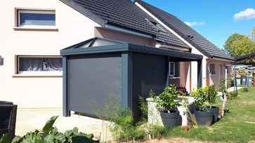pergola avec stores screen
