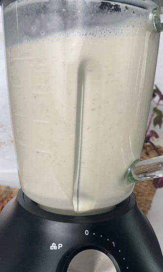 Blending hazelnut milk