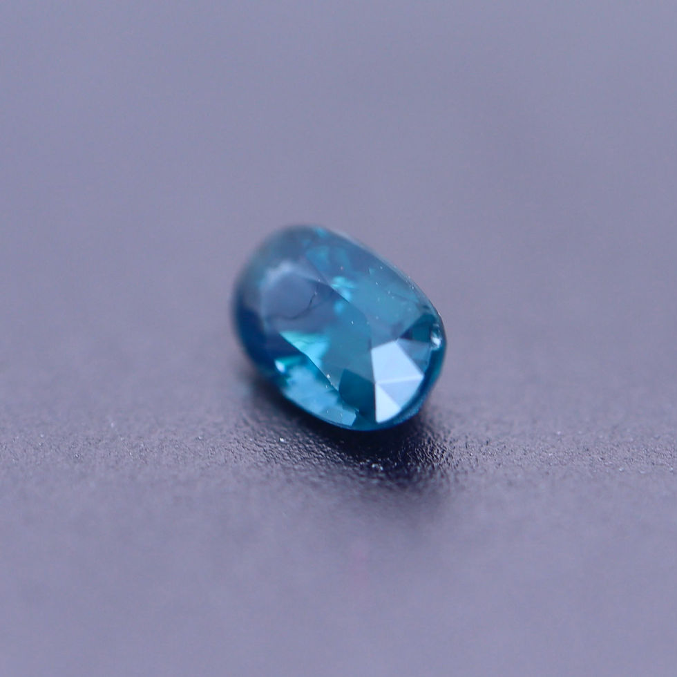 Miniature : Saphir d'Auvergne taille ovale 0.34ct