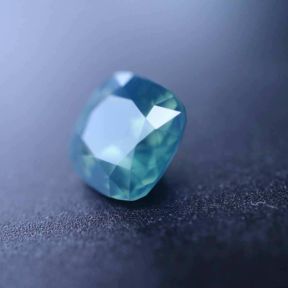 Thumbnail: Saphir d’Auvergne, taille coussin rectangle 1.65ct prix pro (sacr3)