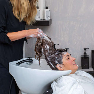 How to Use Aveda Clarifying Shampoos Without Over-Drying Your Hair
