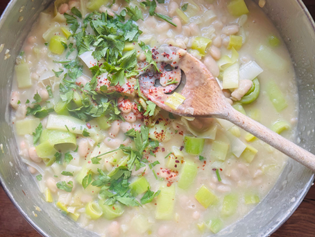 Creamy Cannellini Beans with Leek, Garlic & Bill Pur