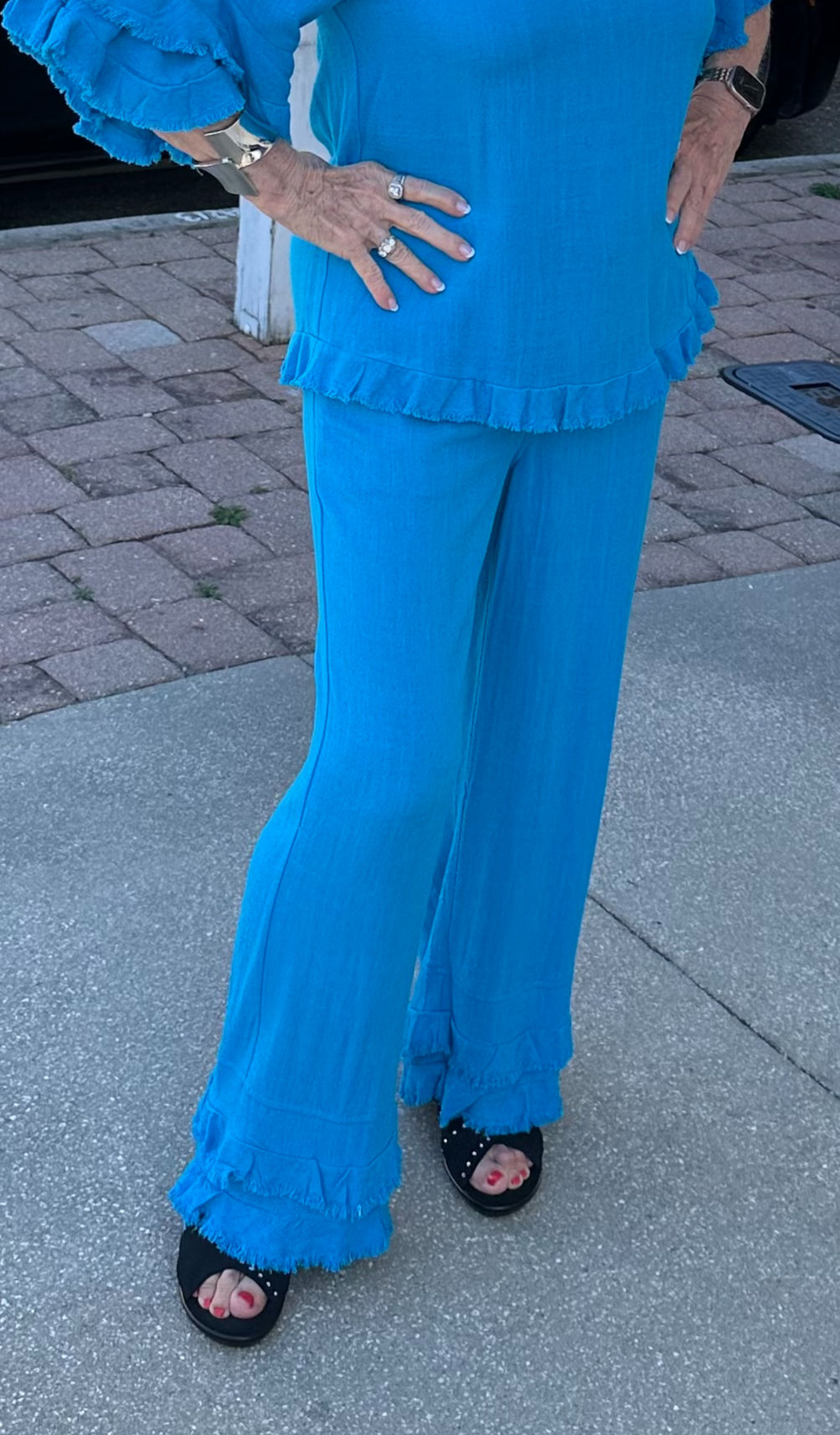 Ruffle Hem Crop Pant