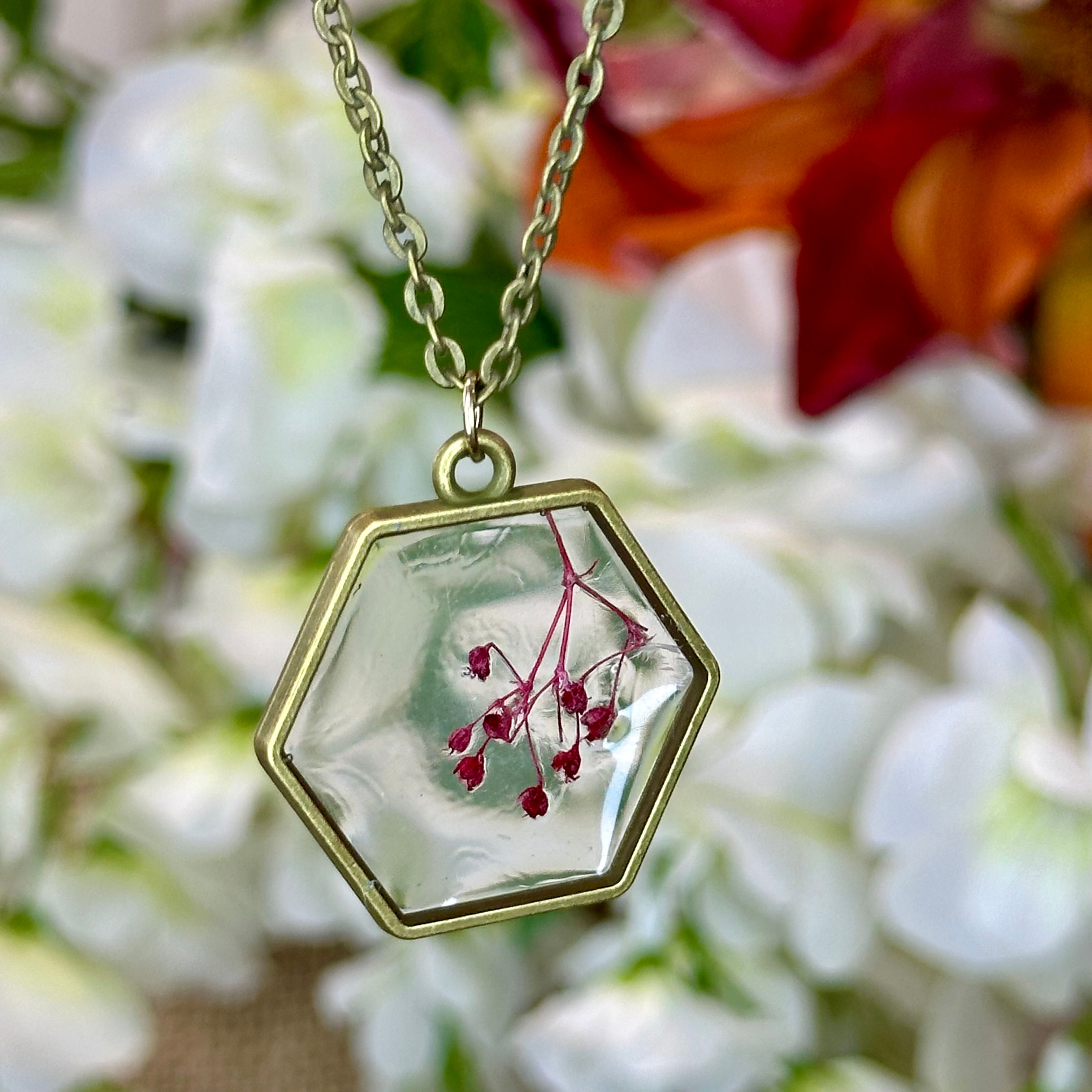 hexagon necklace set in high quality resin with dried flower pendant