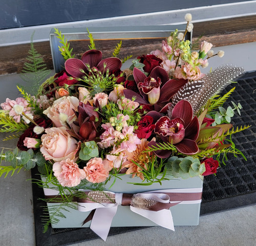 Flower gift box | Dragonfly Floristic