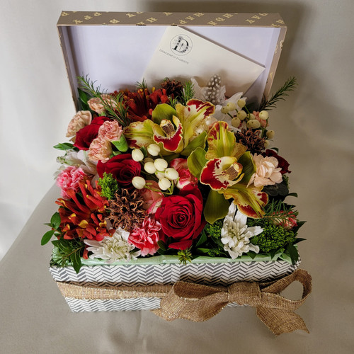 Flower gift box | Dragonfly Floristic