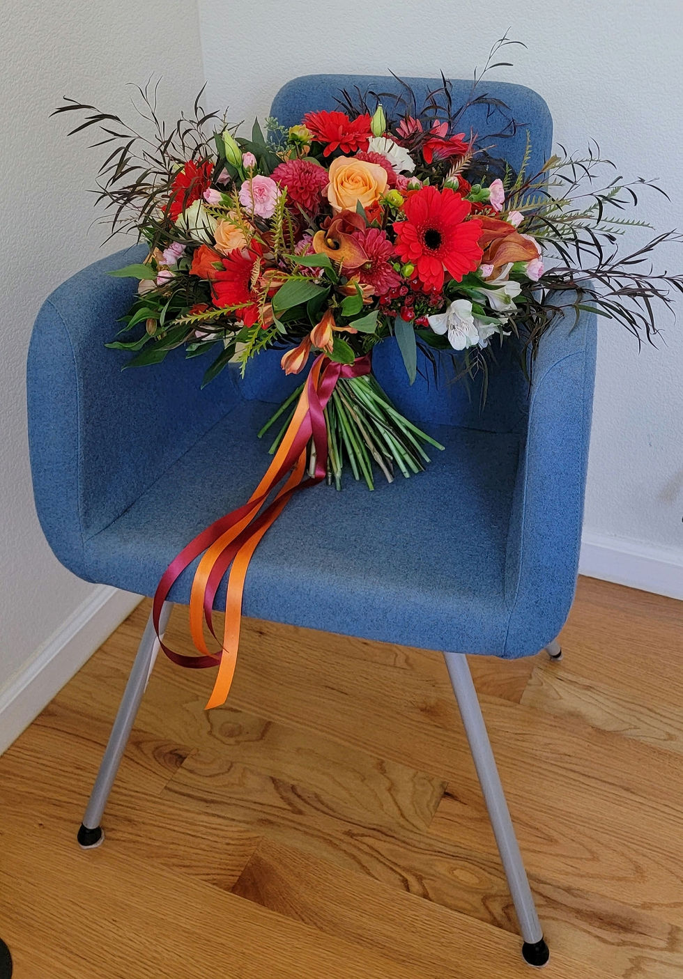 Thumbnail: Hand-tied in Red, Orange and Pink