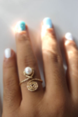 Spiral pearl ring
