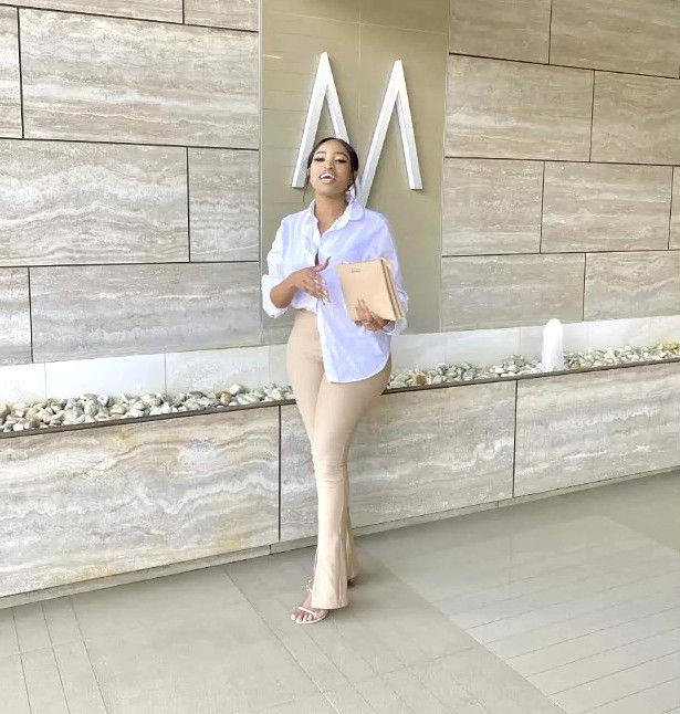 Thumbnail: "Mercedes" Collection can be Ready in 4 - 48hrs after payment posts