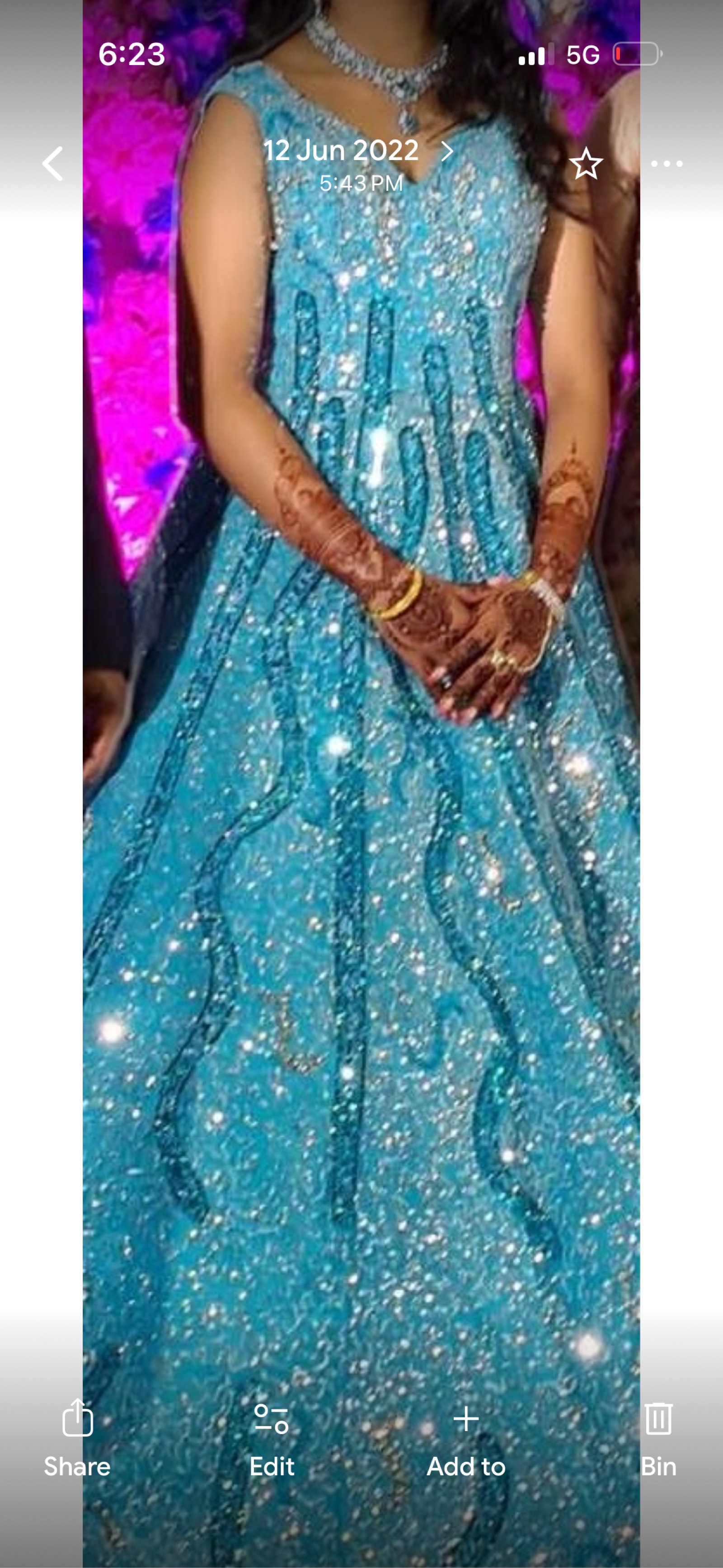 Robe de soirée scintillante bleu turquoise