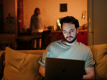 Discovering a Hidden Gem: How to Earn from Creative Marketplaces Without Being a Graphic Designer
