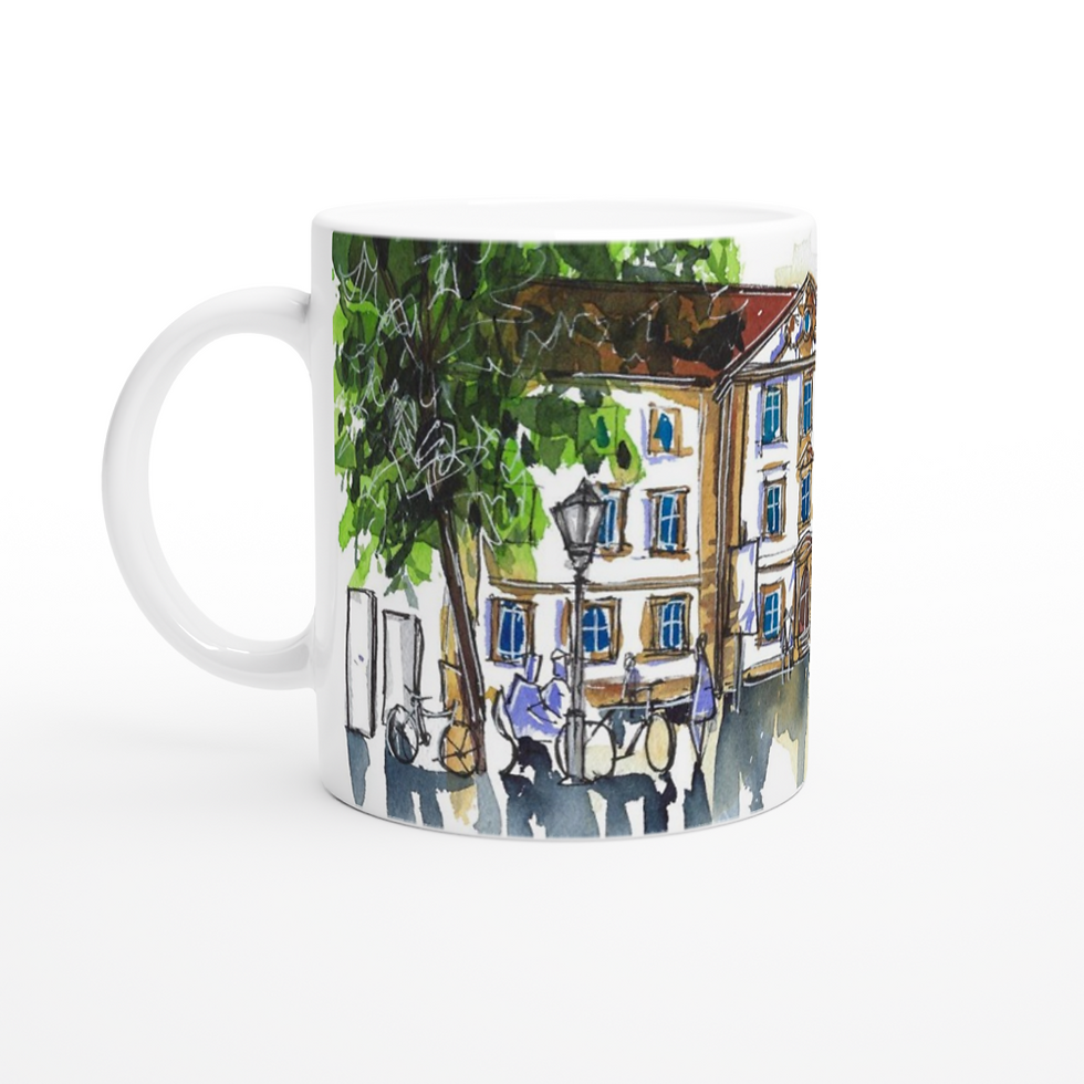 Keramikbecher mit urbaner Skizze der Stadtbibliothek Erlangen. Perfekt für Bücherliebhaber und Kunstbegeisterte.