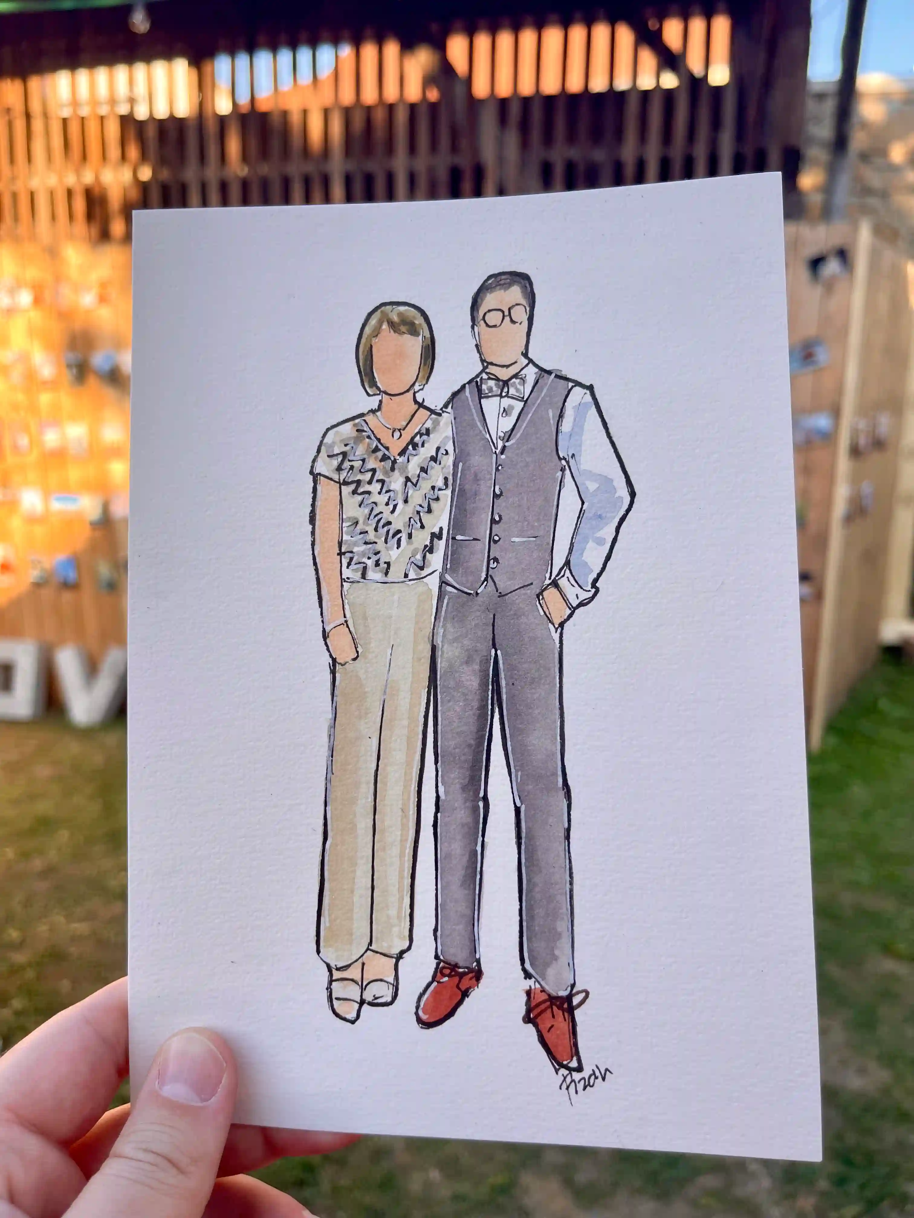 Hochzeitsgast erhält exklusive Live Sketch Illustration – Hochzeitszeichnerin Bayern