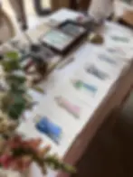 Live-Illustration als stilvolle Gäste-Unterhaltung: Persönliche Aquarellporträts entstehen direkt während der Hochzeitsfeier.