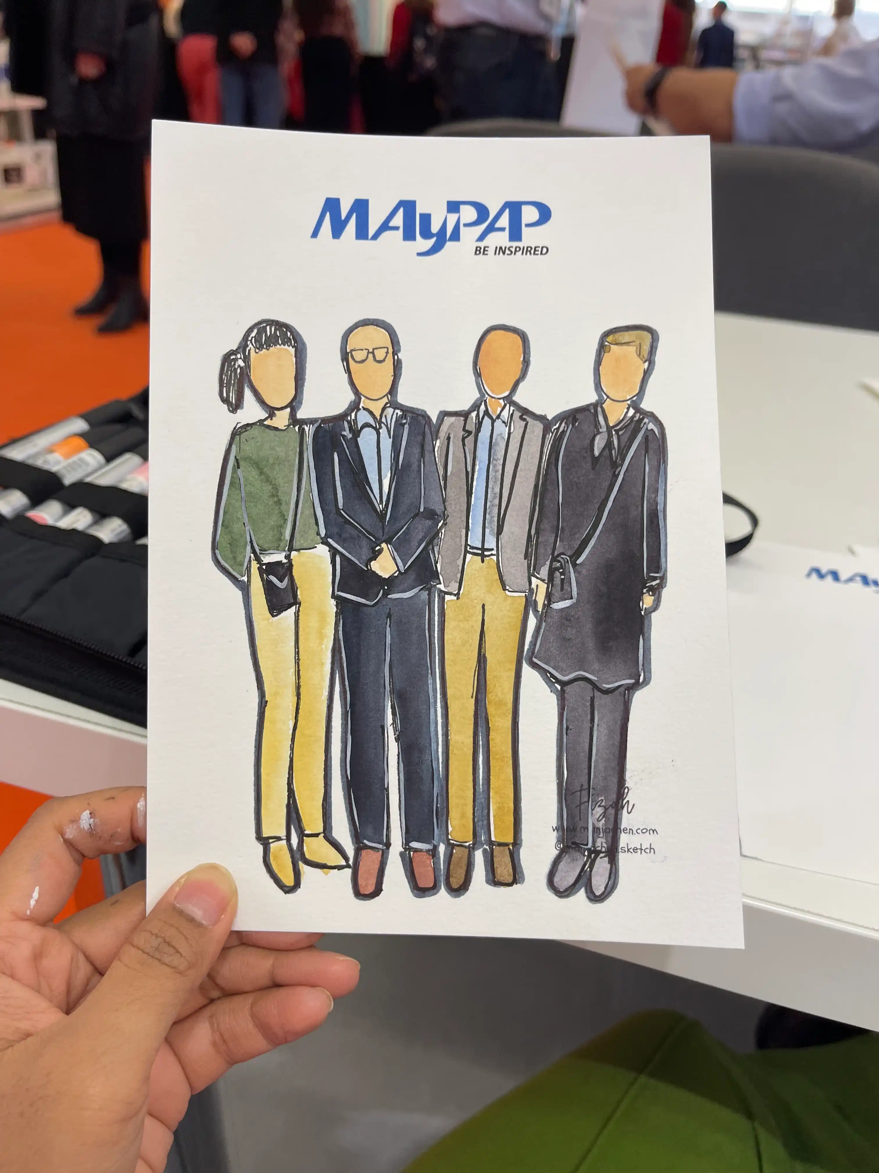 Capturing real-time portraits at Creative World Messe 2025 – transforming trade fair moments into artistic keepsakes.