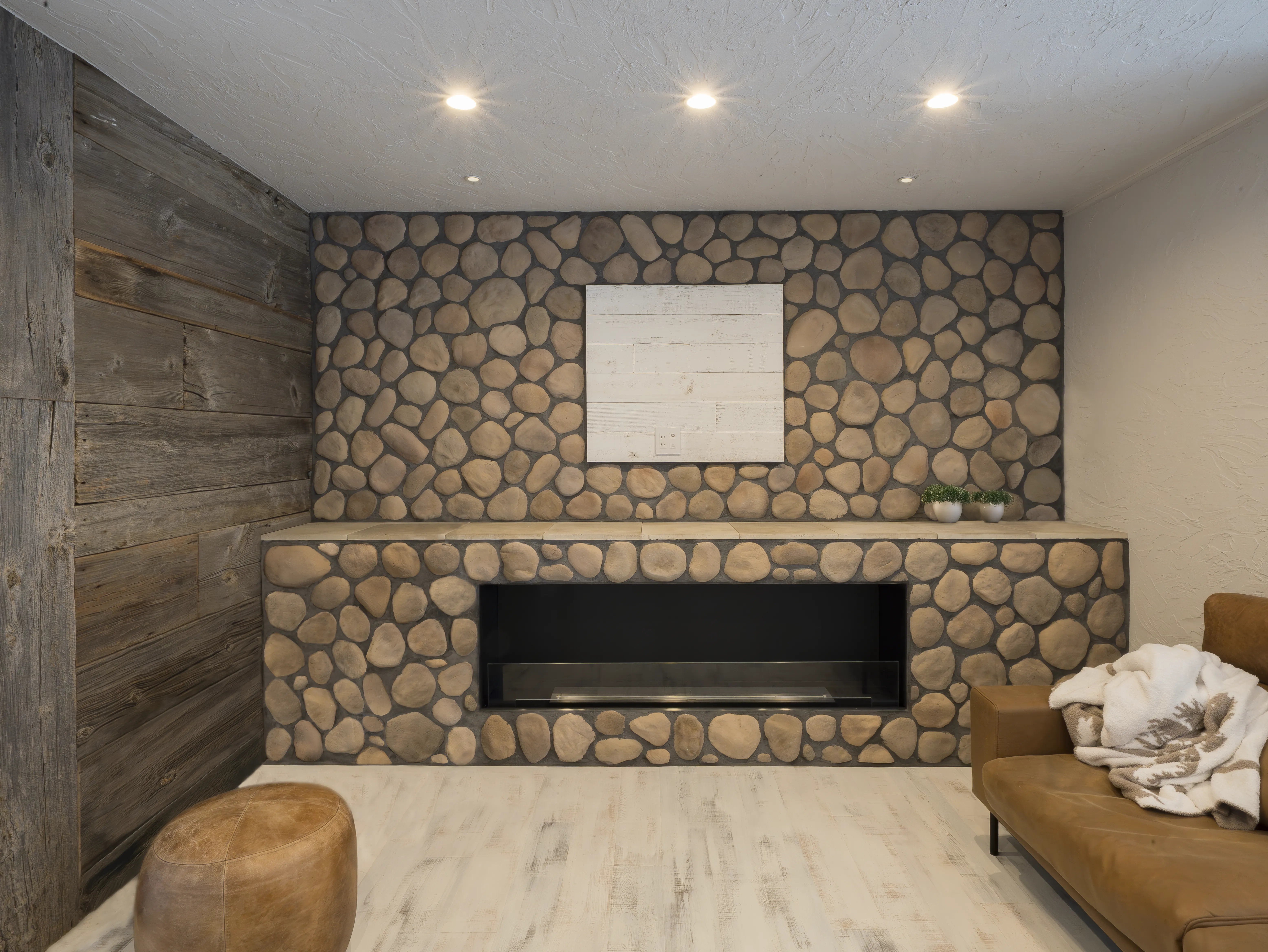 擬石を使用した別荘