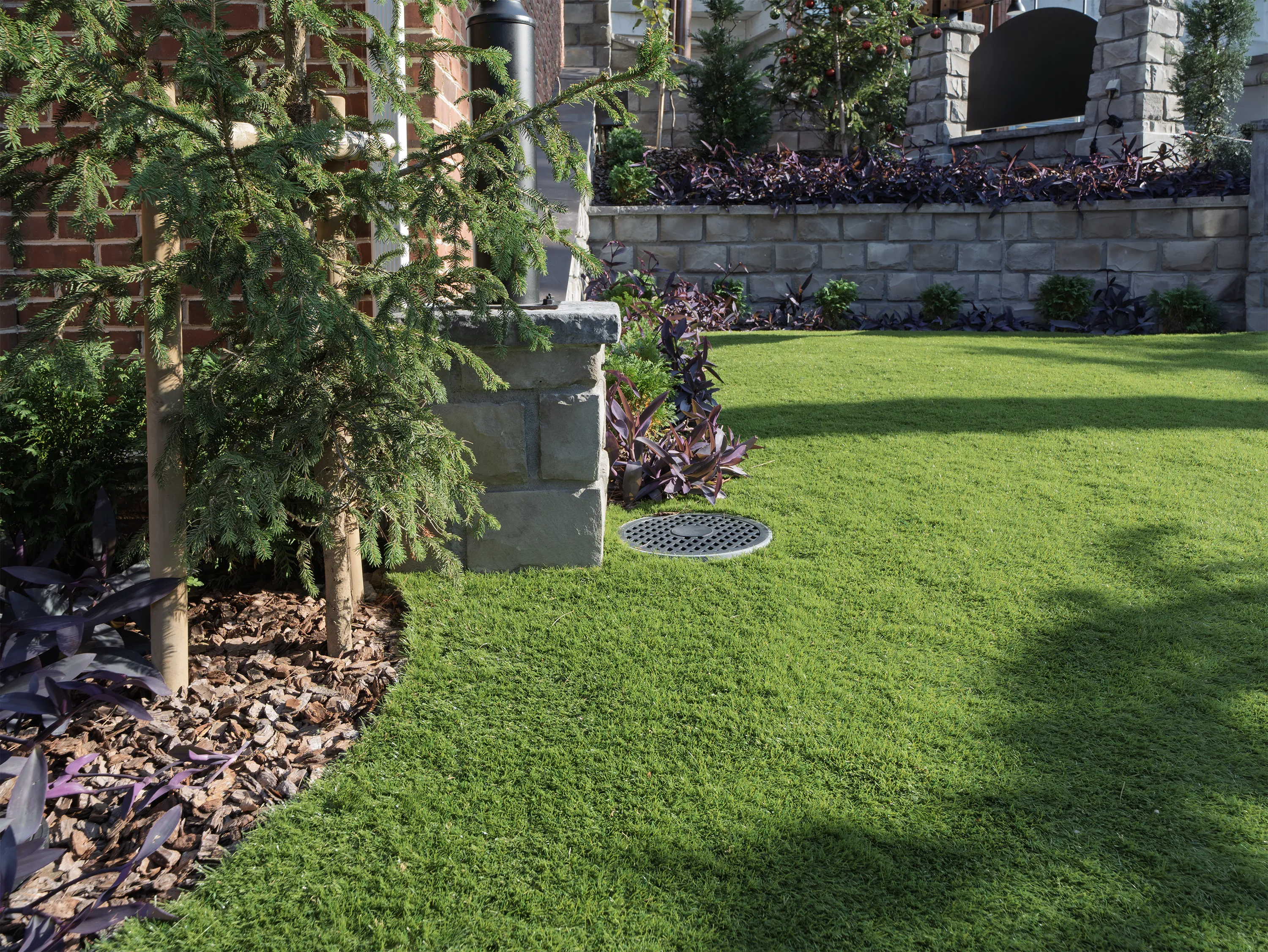 笠木を使用した事例 雨垂れ防止