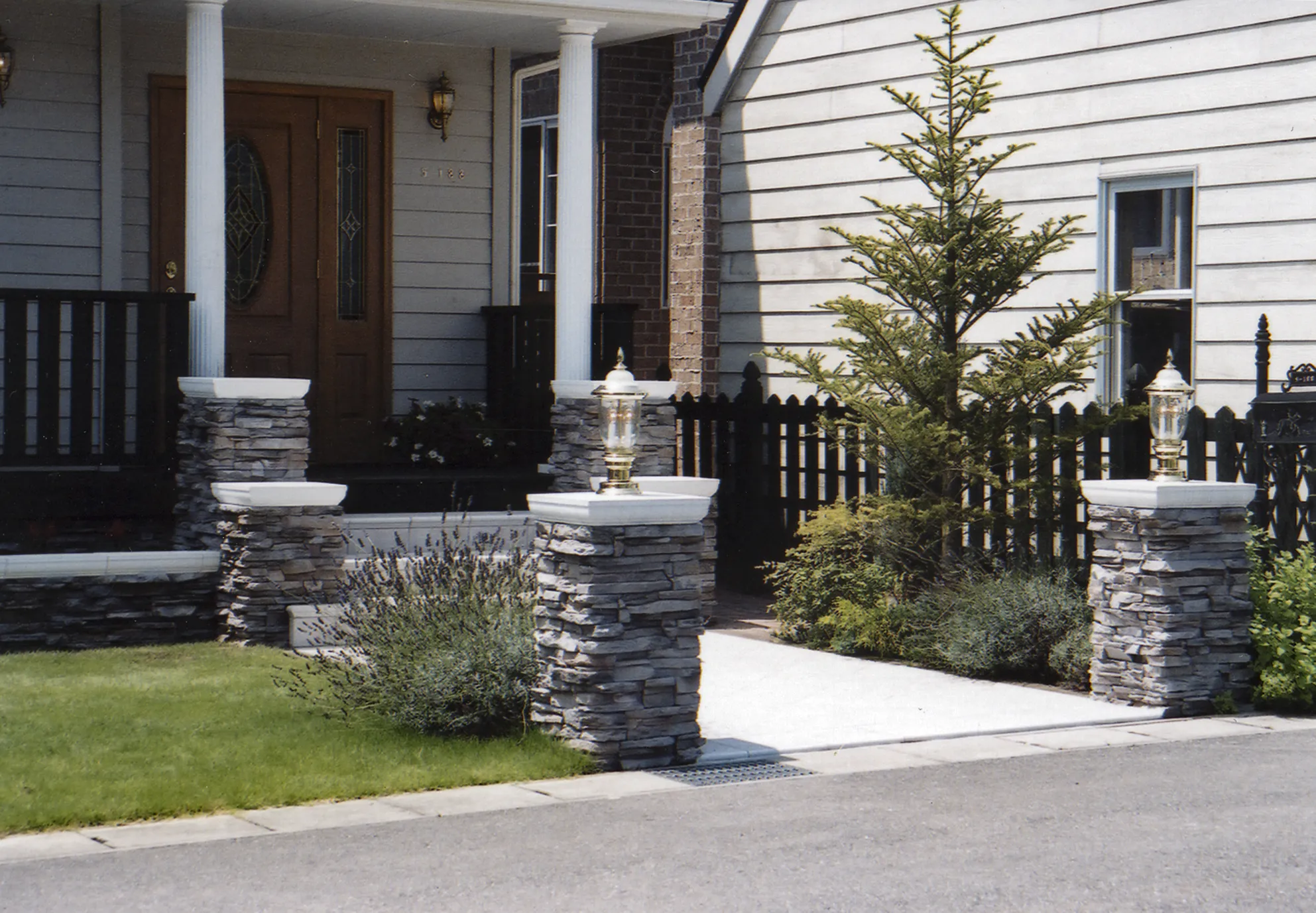 門柱 笠木を使用した事例