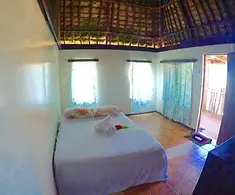 Sunrise-Lagoon-Homestay-village-stay-in-fiji-Small.webp