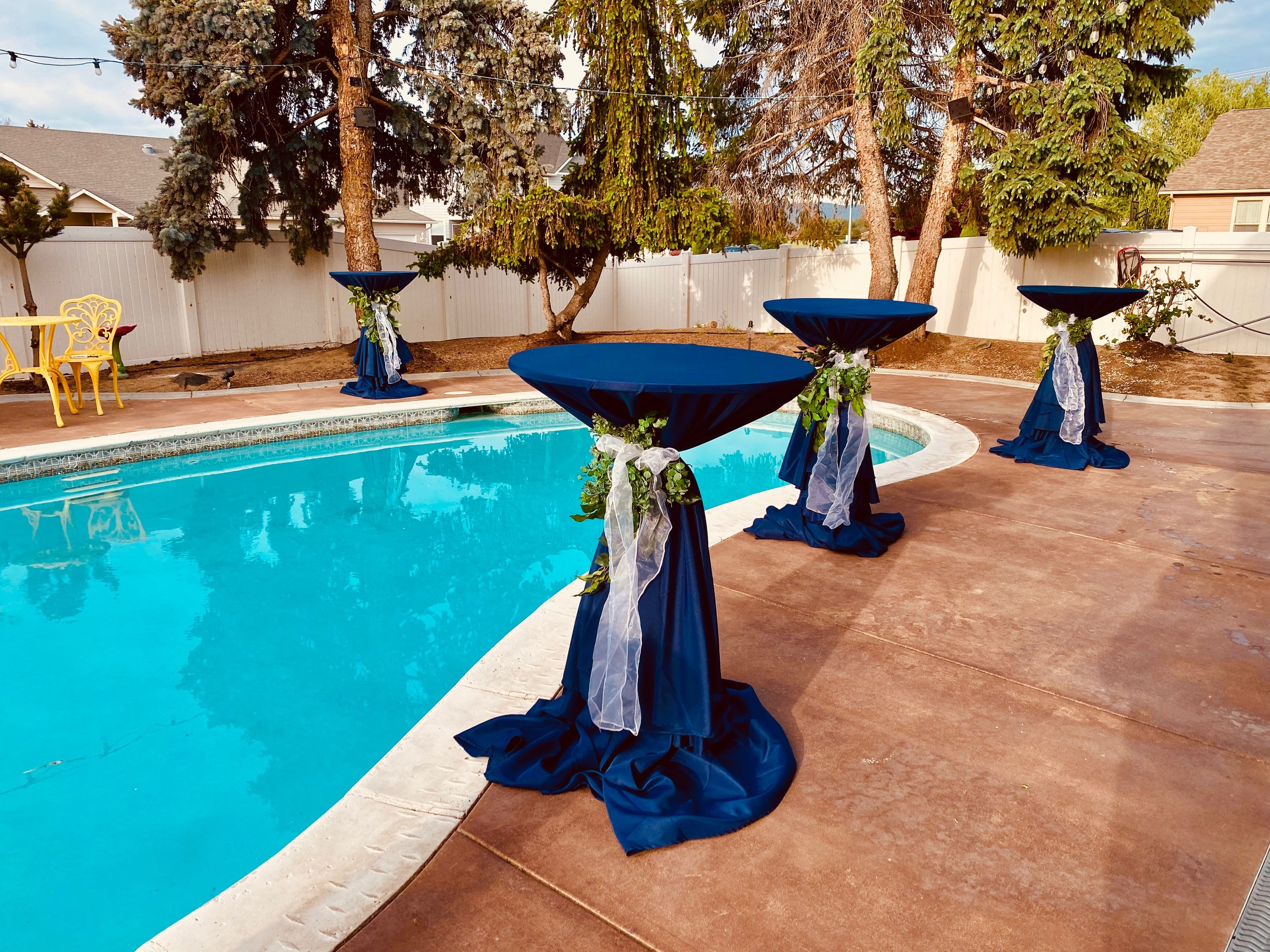 Cocktail tables with tablecloths