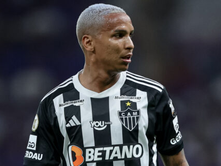 "Deyverson Brilha, Atlético-MG Elimina Fluminense e Avança à Semifinal da Libertadores"