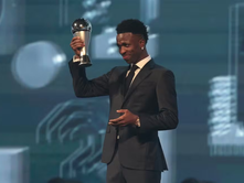 "VINI JR. ENFIM CONQUISTA O MUNDO"