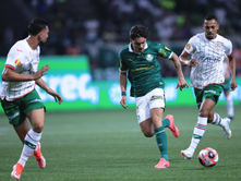 "Maurício brilha com dois gols na vitória do Palmeiras sobre a Portuguesa na estreia do Paulistão"