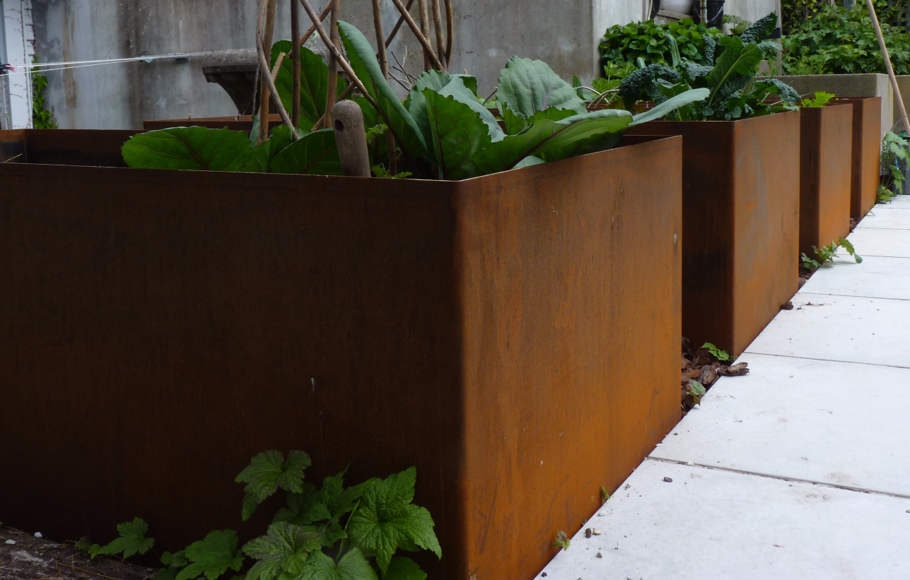 Corten steel vege planter