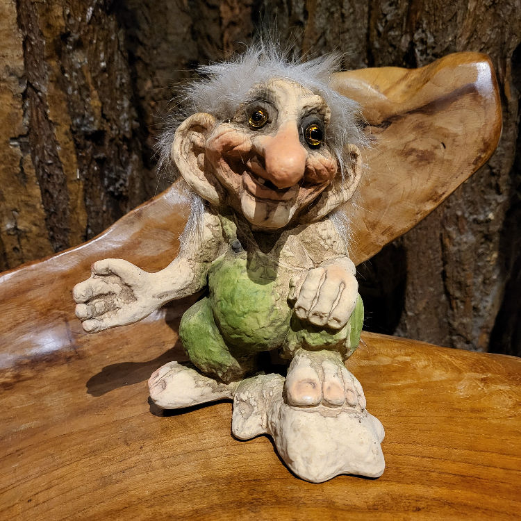 Tale teller troll  Original norwegian Nyform troll fantasy-shop-winkel