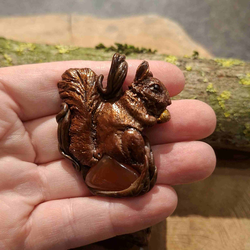 squirell necklace ooak handmade worldofelias eekhoornhanger handgemaakt