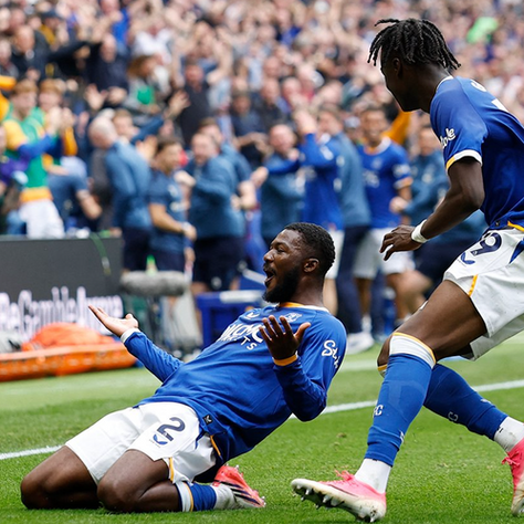 Everton 2-2 Manchester United: Maitland-Niles screamer snatches point at Hill Dickinson