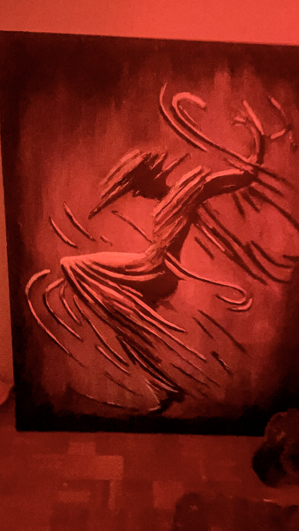 Companion figure under monochromatic red light