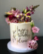 Color Fade Cake mit Beeren, Blumen und Cake Topper