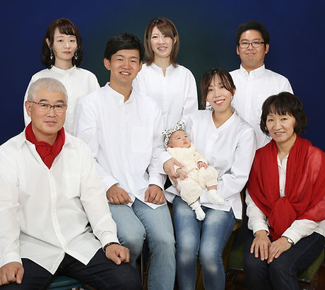 長谷様ご家族写真データ(8名).jpg