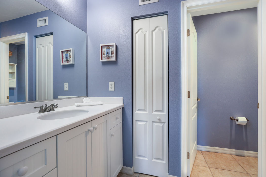 Full ensuite bathroom