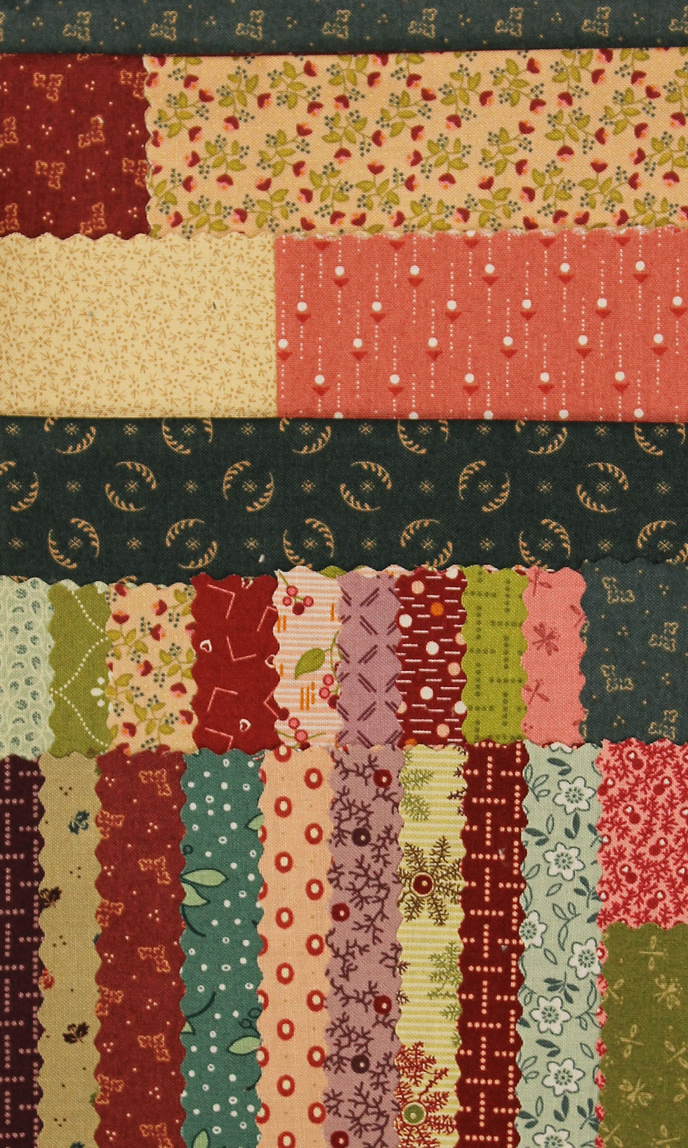 Thumbnail: Wagon Wheel Pillow - Winter (fabric kit)