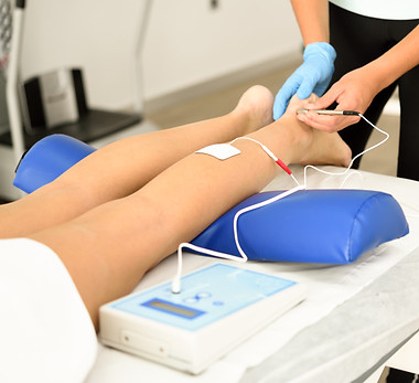 electroacupuncture-dry-with-needle-female-ankle.jpg