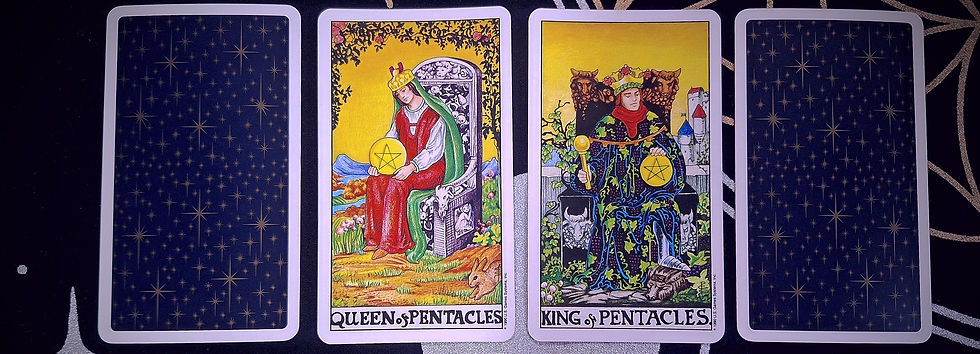 Imagem representando um processo de libertação emocional após o fim de um relacionamento, com elementos simbólicos do tarot e da jornada pessoal de superação.