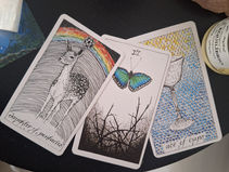 Mudança de Perspectiva 'Pajem de Ouros, 6 de Paus e Ás de Copas.'