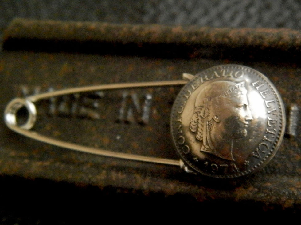 サムネイル： ＃B24　Switzerland Coin Brooch
