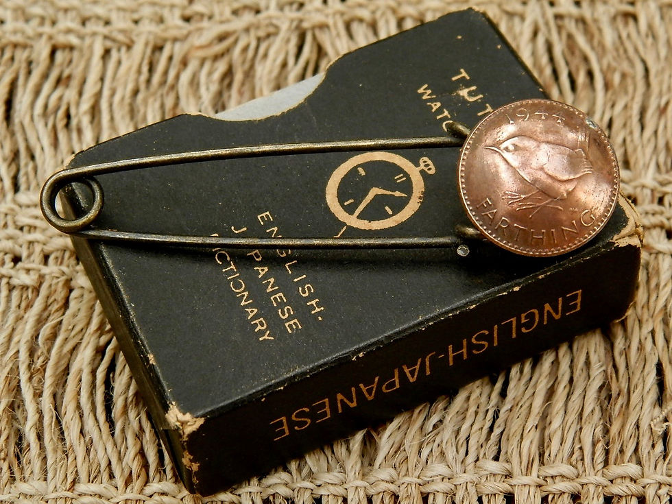 サムネイル： ＃B51　UK Coin Brooch