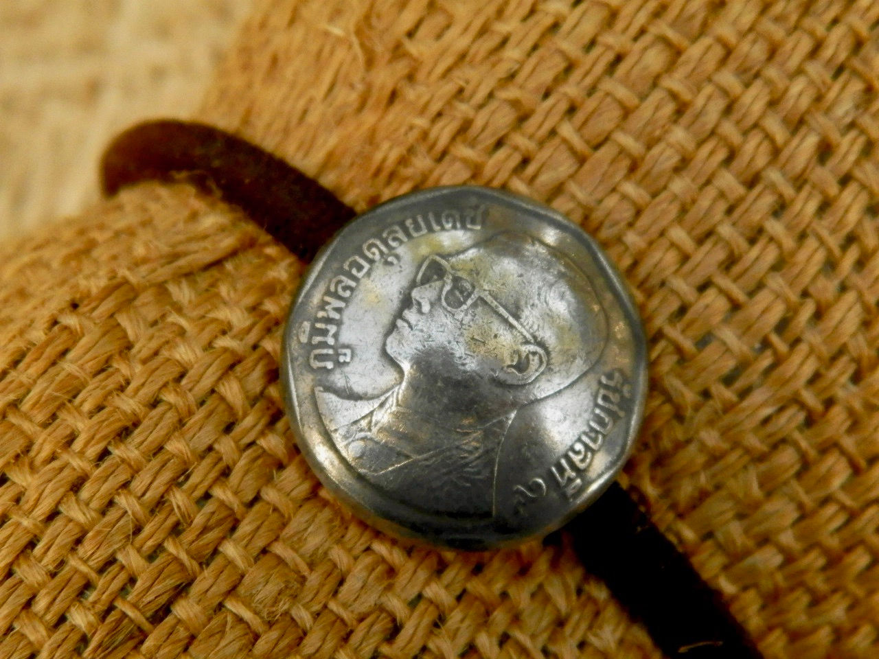 ＃H32　Kingdom of Thailand Coin Hair Elastic