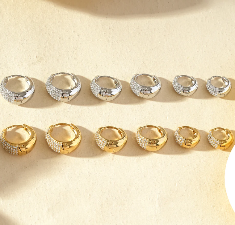 Miniature : ✨ Lot de 3 Paires de Créoles Dorées Bombées Demi-Pavées de Strass