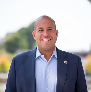 Jason Esteves