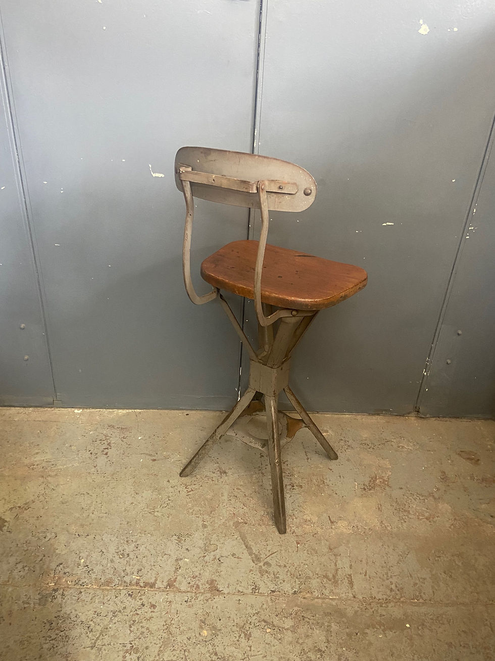 Thumbnail: Evertaut Factory Chair