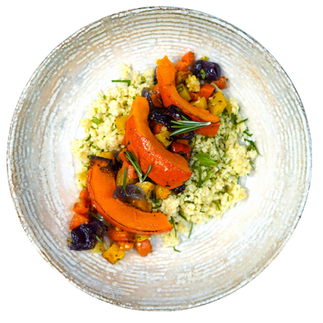 Veganes gericht mit kürbis